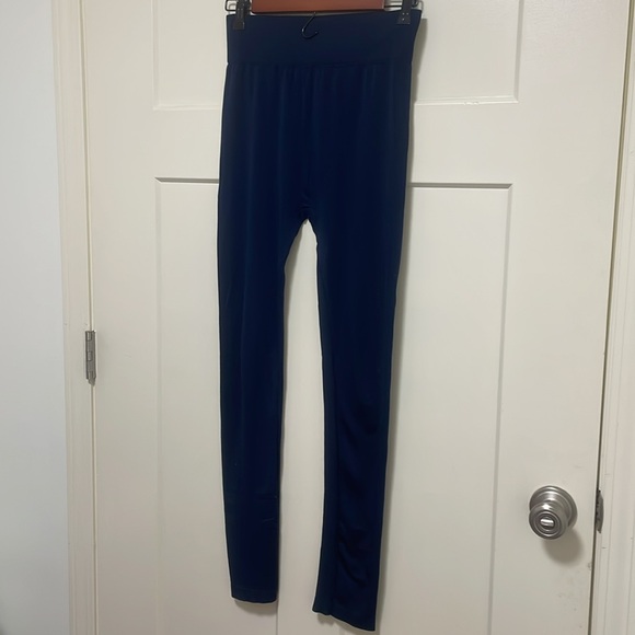 6 pair athletic pant bundle for $8 - Picture 8 of 12